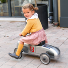 Petite fille sur porteur Roadster Auto Union Type C