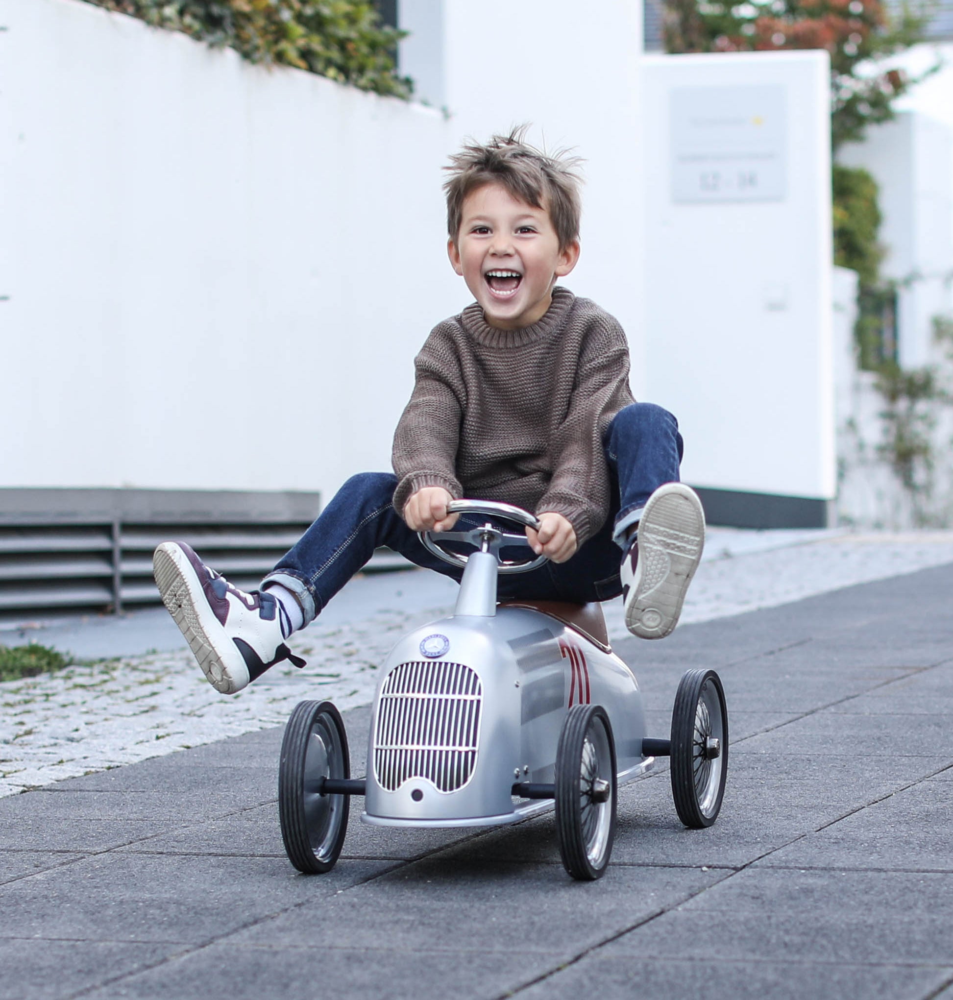 Vintage Pedal Cars and Ride-Ons for Children | Baghera