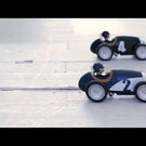 Vidéo enfants jouant avec des petites voitures Racing Car Baghera