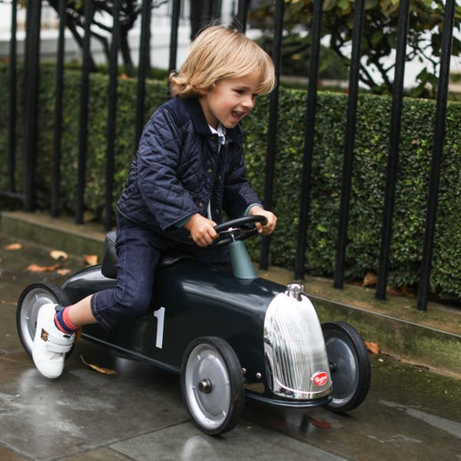 Enfant jouant avec son porteur Rider Gentleman Baghera